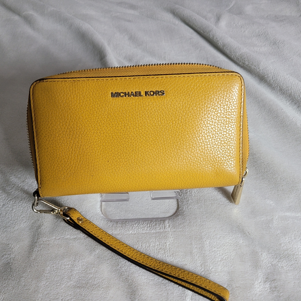 Michael Kors Yellow Leather Wristlet Wallet💛